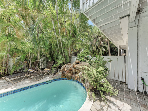Three Bedroom Pool Duplex in Holmes Beach